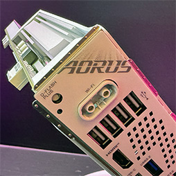 画像ギャラリー No.006のサムネイル画像 / パーツの付け外しや配線のしやすさに配慮した次世代CPU対応マザーボードをGIGABYTEが披露