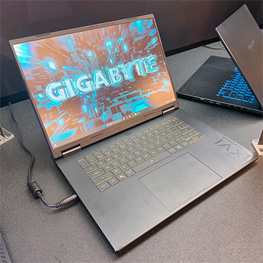 画像ギャラリー No.001のサムネイル画像 / Google TV搭載のゲーマー向けディスプレイやGeForce RTX 5060搭載カードなど注目のGIGABYTE製品をチェック