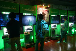 ꡼ No.005Υͥ / Xbox One EliteפȯRise of the Tomb Raiderפμµץ쥤ϪʤɡɤܤΡXbox One 紶պ 2015ȯɽݡ