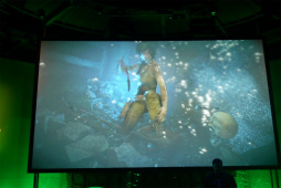 ꡼ No.019Υͥ / Xbox One EliteפȯRise of the Tomb Raiderפμµץ쥤ϪʤɡɤܤΡXbox One 紶պ 2015ȯɽݡ