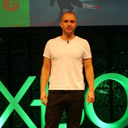 ꡼ No.029Υͥ / Xbox One EliteפȯRise of the Tomb Raiderפμµץ쥤ϪʤɡɤܤΡXbox One 紶պ 2015ȯɽݡ