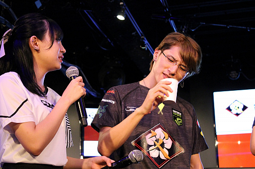 ���������꡼ No.008�Υ���ͥ������ / �ץ������ॹ�ȥ꡼�ޡ������������������2��ե���ߡ��ƥ��󥰥�ݡ��ȡ���ŷ����Ǥ�¿���Υե���ˬ�졤�ʥ����ޡ��֤ϤĤ�פ���β�����ȯɽ