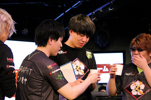 ���������꡼ No.014�Υ���ͥ������ / �ץ������ॹ�ȥ꡼�ޡ������������������2��ե���ߡ��ƥ��󥰥�ݡ��ȡ���ŷ����Ǥ�¿���Υե���ˬ�졤�ʥ����ޡ��֤ϤĤ�פ���β�����ȯɽ