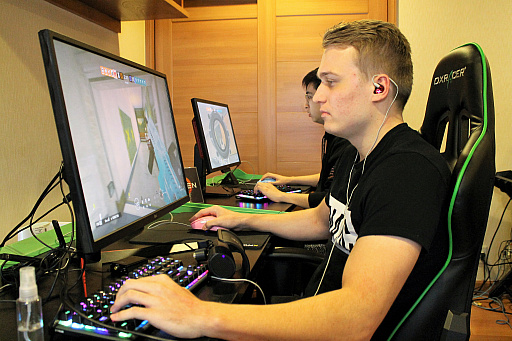 画像ギャラリー No.011のサムネイル画像 / 世界を代表するプロゲーマーチームFnaticの「レインボーシックスシージ」部門インタビュー。雰囲気づくりの秘訣は「メンバーと友達になること」