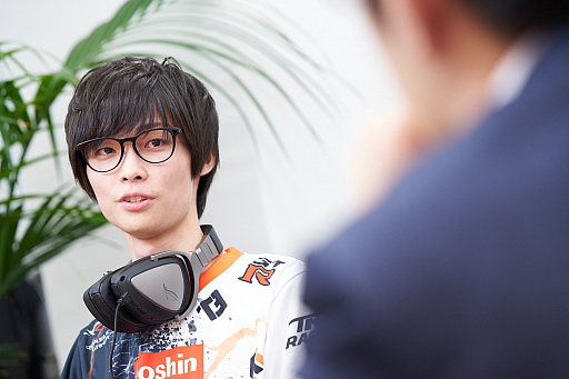 画像ギャラリー No.016のサムネイル画像 / 【PR】ゲーミンググラス「PLAIDe」のサポートを受けるeスポーツキャスター,格ゲーマー,FPSゲーマーによる異種座談会