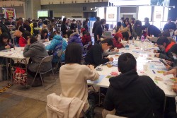 画像ギャラリー No.020のサムネイル画像 / リアル「スプラトゥーン」に老若男女が大はしゃぎ。最新ゲームから伝統ゲームまで,ちょっと気になったブースをお届けする「闘会議2015」レポート