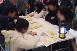 画像ギャラリー No.038のサムネイル画像 / リアル「スプラトゥーン」に老若男女が大はしゃぎ。最新ゲームから伝統ゲームまで,ちょっと気になったブースをお届けする「闘会議2015」レポート