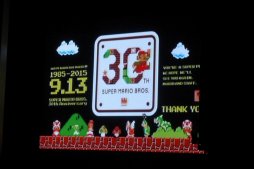 画像ギャラリー No.027のサムネイル画像 / マリオの誕生日に開催された「スーパマリオ30祭」をレポート。生みの親である宮本 茂氏,手塚卓志氏,近藤浩治氏がゲストともに30周年を祝福