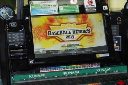 画像集#013のサムネイル/アーケードTCG「BASEBALL HEROES 2014」のロケテストが本日開始。100人を超えるファンが集まった会場の模様を,新要素の概要と共にお届け