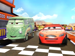 画像集#058のサムネイル/ゲームロフトの新作レースゲーム「アスファルト:Overdrive」と「カーズ〜走れ!マックィーン〜」を紹介