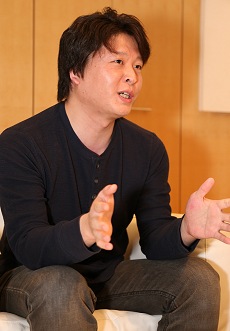 画像集#016のサムネイル/モバイルでゲームは少人数開発へ回帰するのか。「TERRA BATTLE」開発座談会レポート。え,プログラマも各デザイナーも1人ずつ?