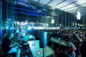 ���������꡼ No.006�Υ���ͥ������ / ��TERRA BATTLE�ס�200��DL���ˤǥ��󥷥塼���Ǥγ�ȯ����ư��5��1�����饨�ʥ����Υץ쥼��Ȥ�饤�ֲ���BGM�μ�����