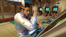 画像ギャラリー No.002のサムネイル画像 / 「龍が如く0」無料DLC第4弾配信。今回は真島吾朗専用の武器作成支援パック