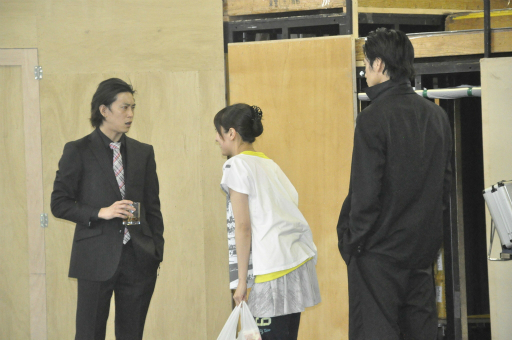 画像ギャラリー No.005のサムネイル画像 / 舞台「龍が如く」メディア向け公開稽古の模様をレポート。キャスト陣のハマり具合と制作陣の並々ならぬ意気込みを確認できた