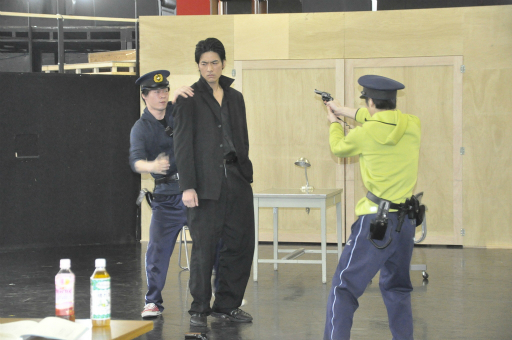 画像ギャラリー No.008のサムネイル画像 / 舞台「龍が如く」メディア向け公開稽古の模様をレポート。キャスト陣のハマり具合と制作陣の並々ならぬ意気込みを確認できた