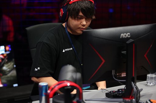 ���������꡼ No.003�Υ���ͥ������ / DONUTS USG��Ŵ��7�������GEN���꤬Red Bull Kumite 2021��ͥ��