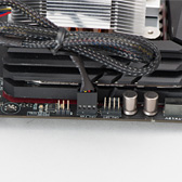 画像ギャラリー No.039のサムネイル画像 / 【PR】低負荷時にファン回転の止まるGTX 980カード「STRIX-GTX980-DC2OC-4GD5」を使って,超絶静かな小型ゲームPCを自作してみた