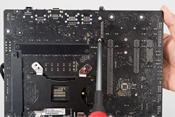 画像ギャラリー No.044のサムネイル画像 / 【PR】低負荷時にファン回転の止まるGTX 980カード「STRIX-GTX980-DC2OC-4GD5」を使って,超絶静かな小型ゲームPCを自作してみた