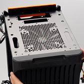 画像ギャラリー No.066のサムネイル画像 / 【PR】低負荷時にファン回転の止まるGTX 980カード「STRIX-GTX980-DC2OC-4GD5」を使って,超絶静かな小型ゲームPCを自作してみた