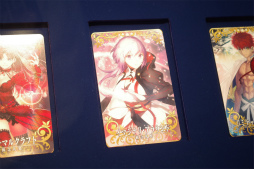 画像ギャラリー No.019のサムネイル画像 / 「Fate/Grand Order Arcade」の情報が明らかにされた「FGOゲストトーク」レポート。物理カードの写真も掲載