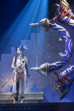 画像ギャラリー No.017のサムネイル画像 / 観客もウルクの街の一員になった――「Fate/Grand Order THE STAGE -絶対魔獣戦線 バビロニア-」 ゲネプロレポート