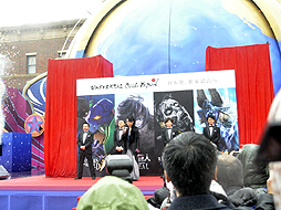 画像ギャラリー No.004のサムネイル画像 / 「バイオハザード」「モンスターハンター」など,日本を代表するコンテンツが一堂に会するUSJの新イベント「ユニバーサル・クールジャパン」が2015年1月23日にスタート