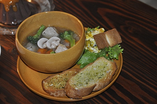 画像集#014のサムネイル/「新・世界樹の迷宮2 ファフニールの騎士」とカフェ「シャッツキステ」のコラボイベント「新世界樹のものがたり2」をレポート