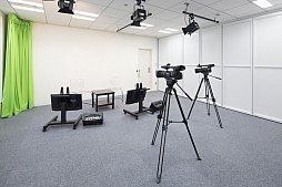 ゲーム実況者向け施設 Openrec Studio がオープン グラドルの倉持さんが駆けつけたオープニングイベントをレポート