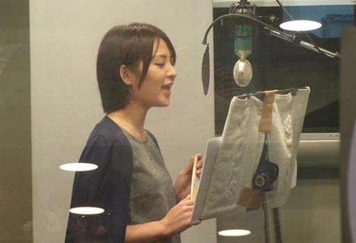 画像集#002のサムネイル/スマートフォン版「ソリティ馬」に登場する新キャラクター「かもめちゃん」を演じるのは鈴木 咲さん。ボイス収録の様子をレポート