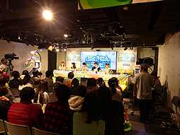 画像ギャラリー No.002のサムネイル画像 / 「ぷよぷよ」シリーズ24周年記念番組「ぷよきねんテレビ」のオープニングの模様をレポート。「Red Bull 5G 2015」の採用が発表された「ぷよぷよテトリス」の情報も明らかに