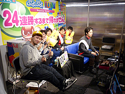 画像ギャラリー No.020のサムネイル画像 / 「ぷよぷよ」シリーズ24周年記念番組「ぷよきねんテレビ」のオープニングの模様をレポート。「Red Bull 5G 2015」の採用が発表された「ぷよぷよテトリス」の情報も明らかに