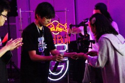 ꡼ No.025 | ֤פפƥȥꥹ׾ãܻؤã3֤ζɤĩߥ󥰥סRed Bull Gaming Uץݡ