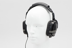 ������#003�Υ���ͥ���/���ƤΥ��ԡ������֥��ɡ�Polk Audio�����ܾ�Φ����1�ƤȤ��ƥ����ޡ��������ԡ������ȥإåɥ��åȤ��������Ƥ����տޤ�ʹ��