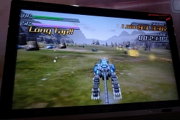 ²èÁü½¸#008¤Î¥µ¥à¥Í¥¤¥ë/¡ÎTGS 2014¡Ï¡ÖZOIDS Material Hunters¡Ê²¾Âê¡Ë¡×¤Ç¥·¡¼¥ë¥É¥é¥¤¥¬¡¼¤È¶¦¤Ë¥Õ¥£¡¼¥ë¥É¤ò¶î¤±È´¤±¤Æ¤¤¿¡£¥Ö¥í¡¼¥É¥á¥Ç¥£¥¢¥Ö¡¼¥¹¥ì¥Ý¡¼¥È