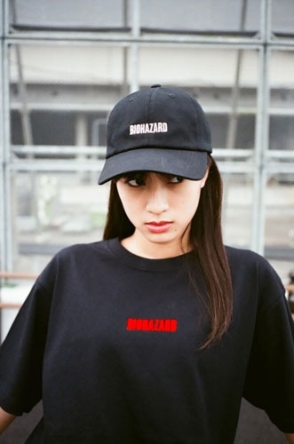 画像ギャラリー No.001のサムネイル画像 / 「バイオハザード」「ロックマン」「鬼武者」がストリートウェアブランド「名/NA」とコラボしたアイテムが登場