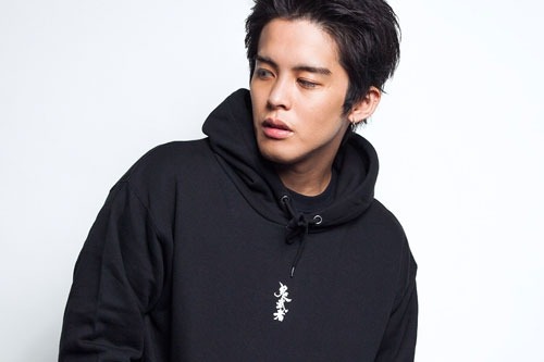 画像ギャラリー No.004のサムネイル画像 / 「バイオハザード」「ロックマン」「鬼武者」がストリートウェアブランド「名/NA」とコラボしたアイテムが登場