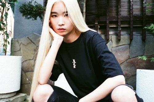 画像ギャラリー No.005のサムネイル画像 / 「バイオハザード」「ロックマン」「鬼武者」がストリートウェアブランド「名/NA」とコラボしたアイテムが登場