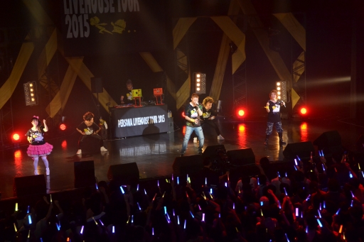 画像ギャラリー No.018のサムネイル画像 / 「PERSONA LIVEHOUSE TOUR 2015」東京公演をレポート。会場とライブビューイングで日本中のペルソナファンが大熱狂