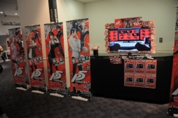 画像ギャラリー No.011のサムネイル画像 / 「ペルソナ5」の体験会が東京・秋葉原のUDXギャラリーで18:00まで開催中。キャラクターの立て看板や“モルガナカー”などの貴重な展示物も