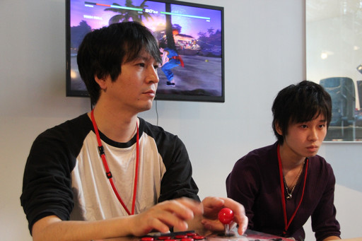 ���������꡼ No.005�Υ���ͥ������ / ��Red Bull 5G 2015�פ�����ɽ�����郎���š�2015ǯ12��Ρ�FINALS�פ˸�����4��������췳�ե����ʥꥹ�Ȥ����Ф��줿�������ͤ��ݡ���