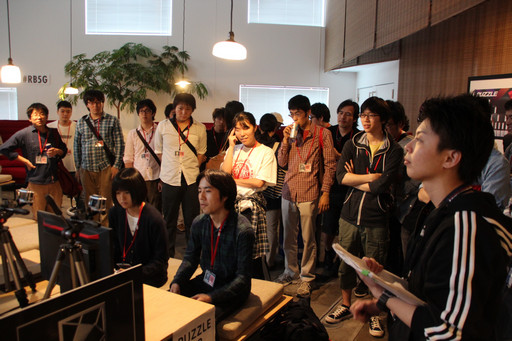 ���������꡼ No.011�Υ���ͥ������ / ��Red Bull 5G 2015�פ�����ɽ�����郎���š�2015ǯ12��Ρ�FINALS�פ˸�����4��������췳�ե����ʥꥹ�Ȥ����Ф��줿�������ͤ��ݡ���