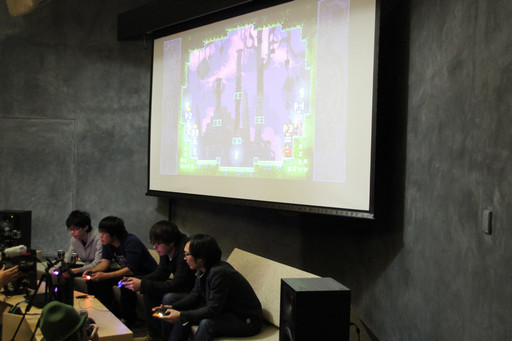 ���������꡼ No.016�Υ���ͥ������ / ��Red Bull 5G 2015�פ�����ɽ�����郎���š�2015ǯ12��Ρ�FINALS�פ˸�����4��������췳�ե����ʥꥹ�Ȥ����Ф��줿�������ͤ��ݡ���