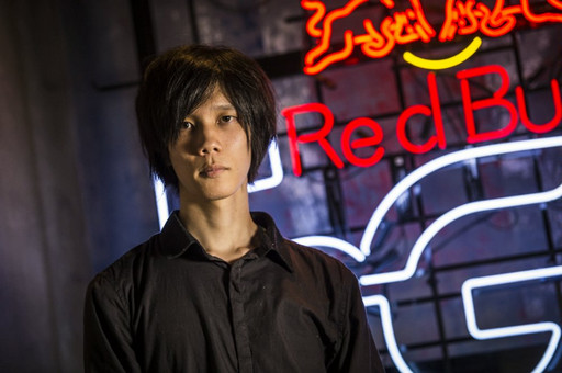 ���������꡼ No.020�Υ���ͥ������ / ��Red Bull 5G 2015�פ�����ɽ�����郎���š�2015ǯ12��Ρ�FINALS�פ˸�����4��������췳�ե����ʥꥹ�Ȥ����Ф��줿�������ͤ��ݡ���