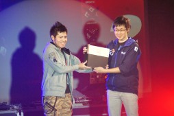 ꡼ No.021 | LoVAסDOA5LAפʤɡΰۤʤ5ȥǤ2ϢƤۡǳŤ줿Red Bull 5G 2015 FINALSץݡ