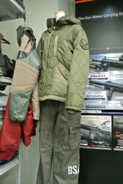 ���������꡼ No.006�Υ���ͥ������ / �֥Х����ϥ����� ��٥졼�����2�פȥ��Х����ե�����ɡ�ASOBIBA�פȤΥ���ܤ������档��æ�Сפȡֵ߽Сפ�ơ��ޤˤ������̥롼������θ����Ƥ���