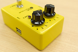 画像集 No.004のサムネイル画像 / 「どう見てもギターエフェクタ」なペダル型USBコントローラが6月に発売。ほぼ「ロックスミス」専用!?