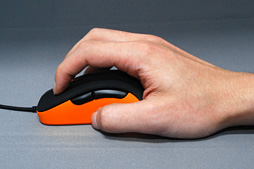 画像ギャラリー No.011のサムネイル画像 / 光学センサー搭載ワイヤードマウス「COUGAR 300M」レビュー。DHARMAPOINT「DRTCM37」のクローンを冷静に正面から評価してみる