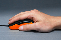 画像ギャラリー No.012のサムネイル画像 / 光学センサー搭載ワイヤードマウス「COUGAR 300M」レビュー。DHARMAPOINT「DRTCM37」のクローンを冷静に正面から評価してみる