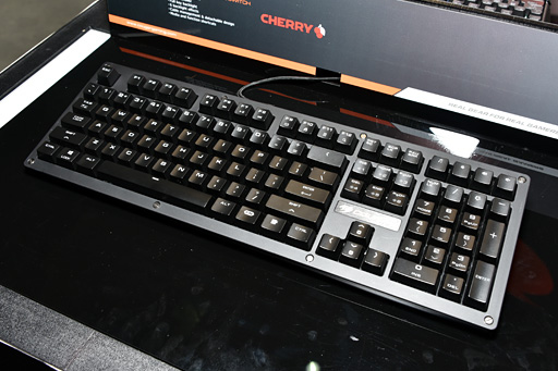 ꡼ No.003Υͥ / COMPUTEXϡ֥ޡƤΤ򿿷ʹƲäCOUGARޤǤȤϰۤʤϥǥХϪ