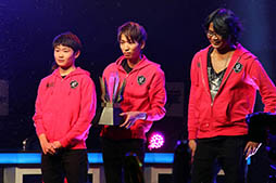 画像ギャラリー No.010のサムネイル画像 / 「Vainglory」の日本最強チームはTeam GLに決定。e-Sports大会「RAGE vol.1 〜Vainglory Japan Cup〜 GRAND FINALS」の模様をレポート